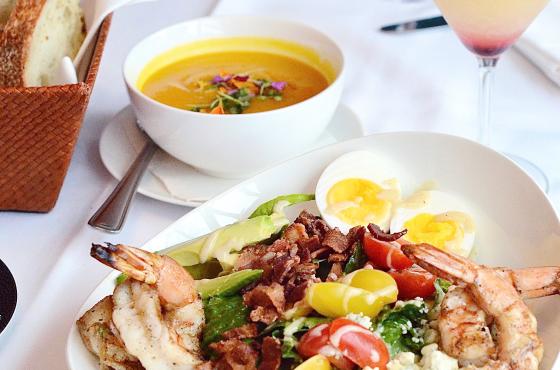 Bis Cobb salad lunch