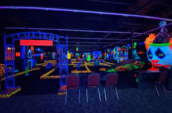 Entrance to the mini-golf
